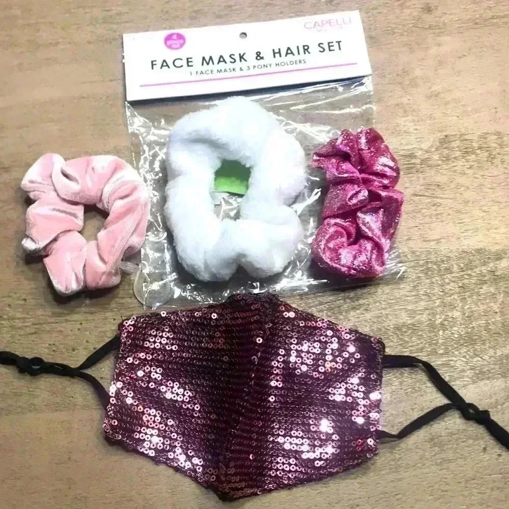 NWTCapelli mask & pony holders
